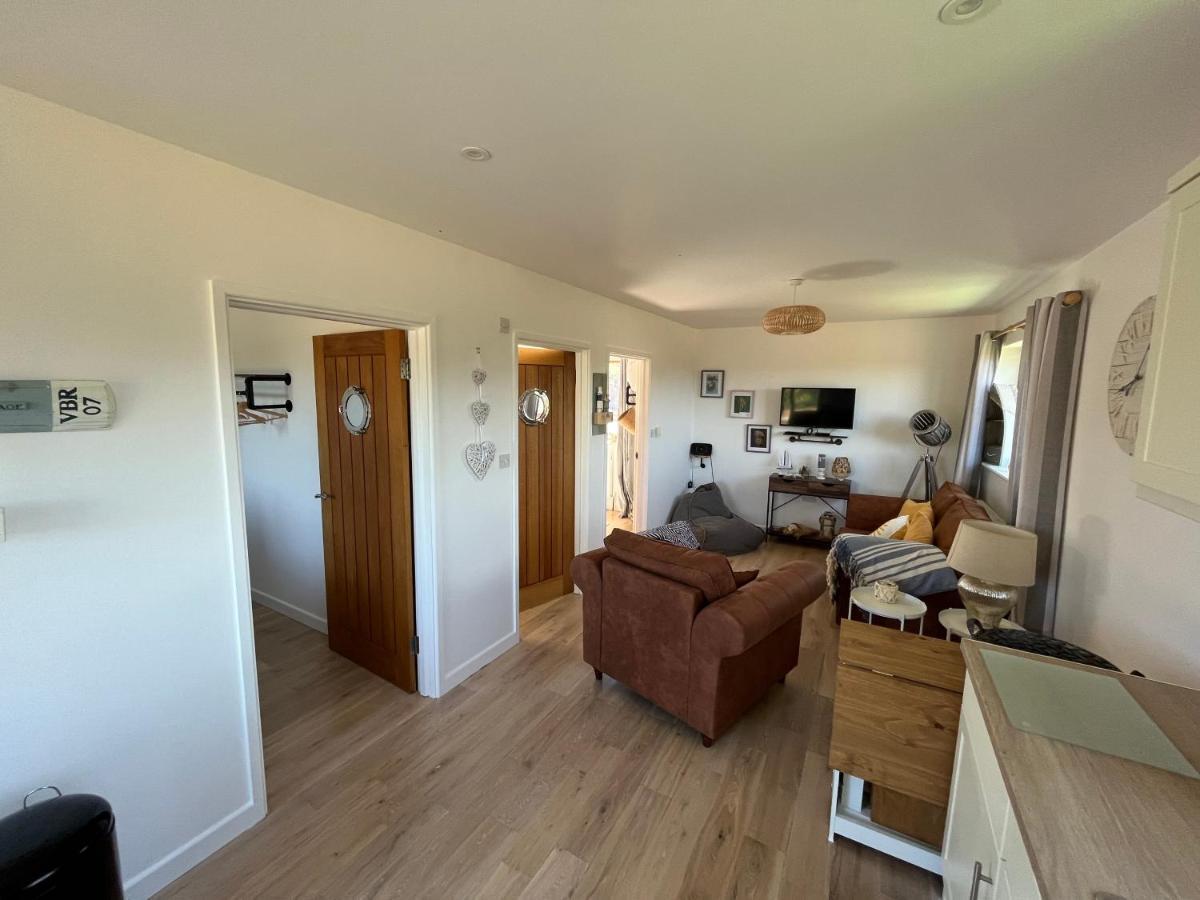 Oak Valley Lodges & Camping Pett Exterior photo